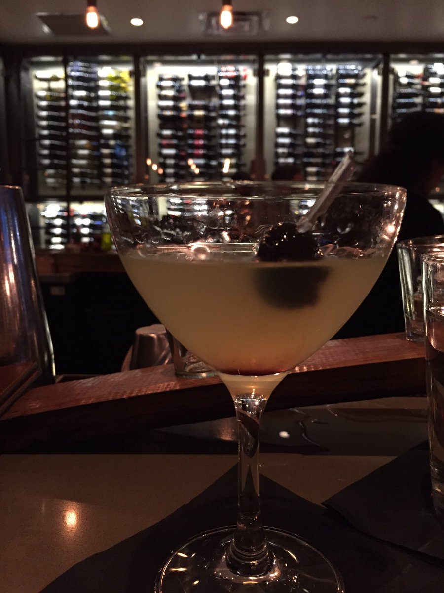 thatCBeck's tweet image. Folks not being let into the Bank of America building. Aria street door still open. I know.