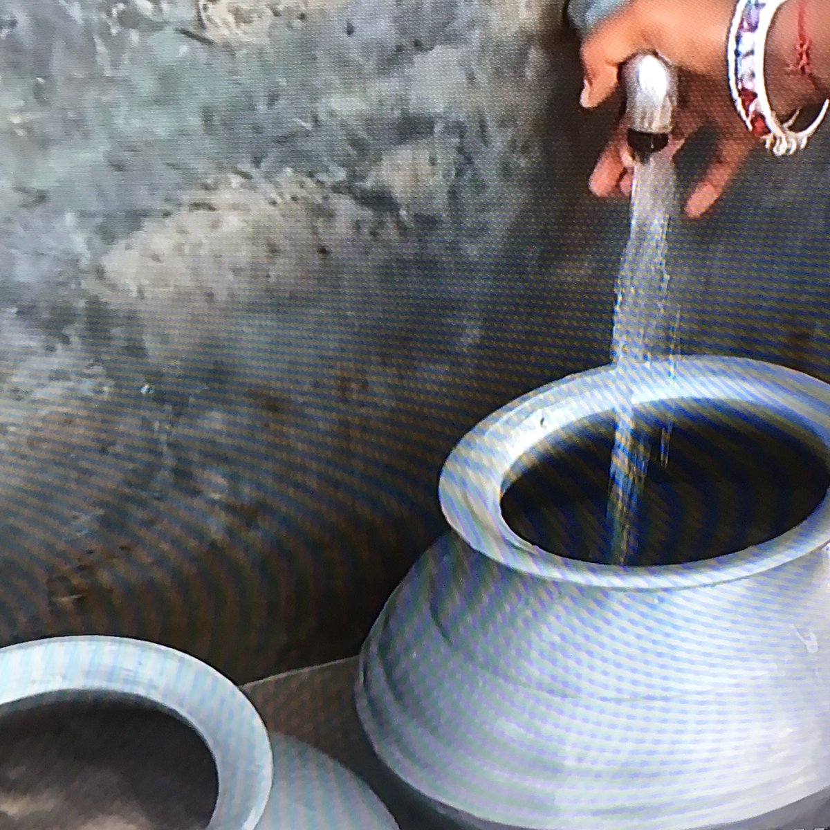 Eljuri's tweet photo. #1Resource #WaterCrisis #UndertoldStories #TuneIn @pbsnewshour @ThirteenWNET @WaterEcuador https://t.co/z5JsaQc2QP
