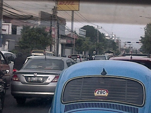 aleyalghofur's tweet photo. @hendrarprihadi polisi pd kmn nih pagi jalanan macet gak ada polisi yg ngatur,jl arteri+siliwangi https://t.co/bgvAYcw7Ob