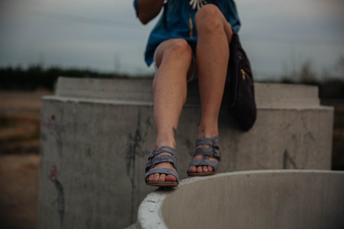 ChattanoogaShoe's tweet photo. Standing Out in #Chattanooga @2northshore @DowntownCHA https://t.co/pfs8gh0xNP