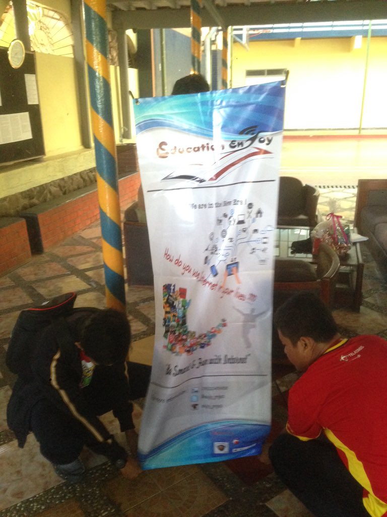 edujoy_project's tweet photo. Tim sudah sampai di lokasi, dan sedang melakukan persiapan. Semangaat!! #edujoy #futureherot5el https://t.co/gJZH0lwaLM