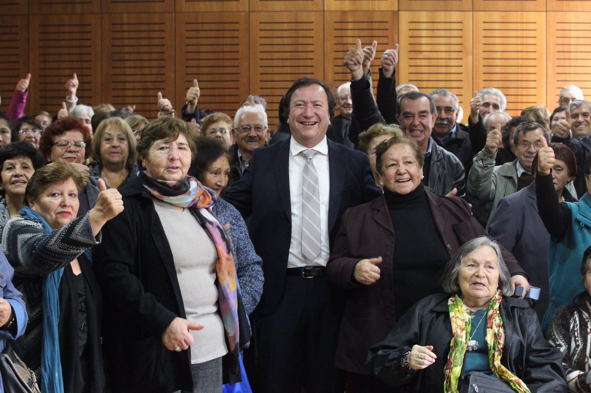 jcdiazavendano's tweet photo. En Talca contamos con cerca de 200 clubes de adulto mayor, hoy reconocimos a sus presidentes por su gran labor. https://t.co/X2IQurv0bh