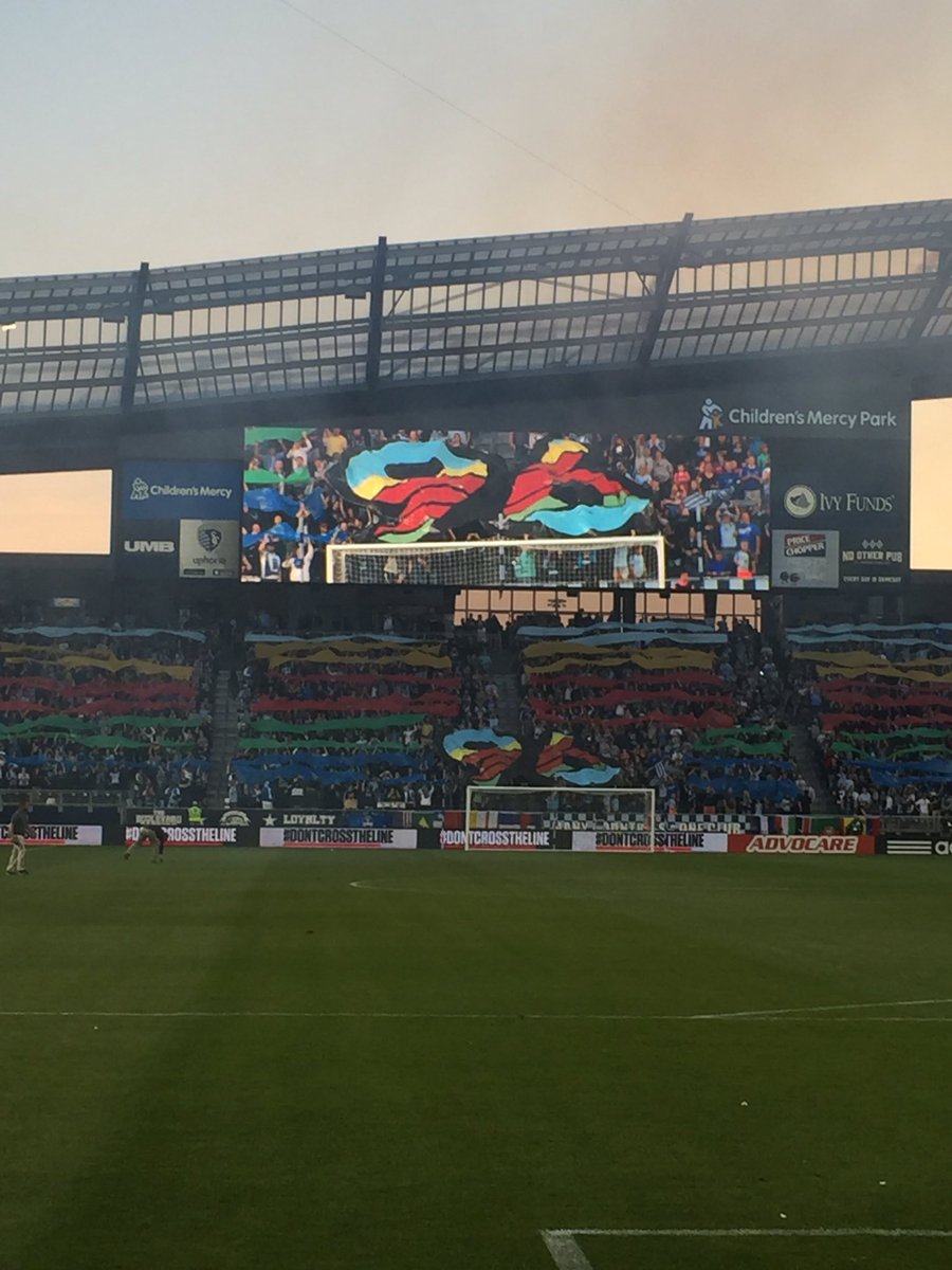 mrszimmerbun's tweet photo. Looking sharp, @SouthStandSC! #SKCvCOL #Wiz #KC96 https://t.co/oEuqigIo7p