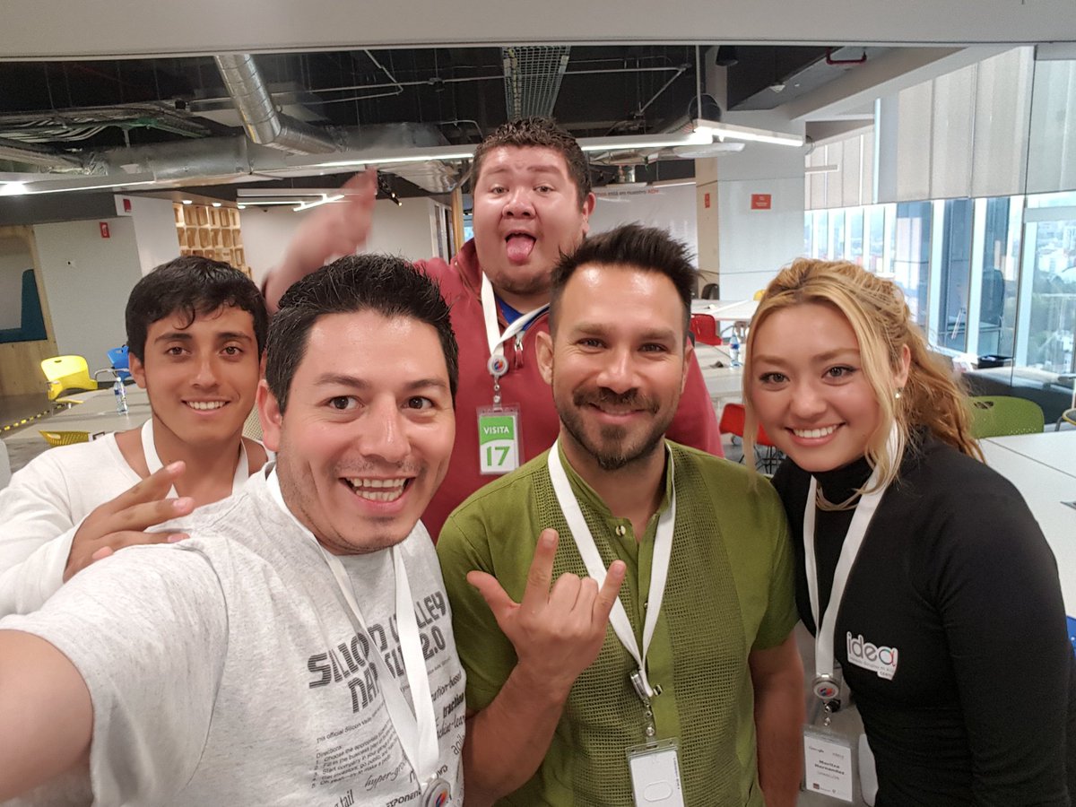 nikkollaz's tweet photo. Equipo @ohmelonmx con @gabocharles @WayraMexico @maheka23 @EL_FAVEADOR @junior100793 en el #googlelaunchpadweek https://t.co/wfWn5pvn1G