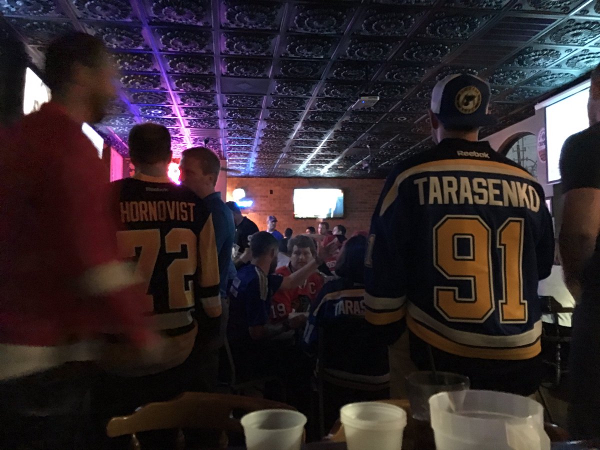 eislauf's tweet photo. #houstonHockey #pens #BecauseItsTheCup #mapleleafpub lets go pens!!!! https://t.co/xmCQ2R9elE