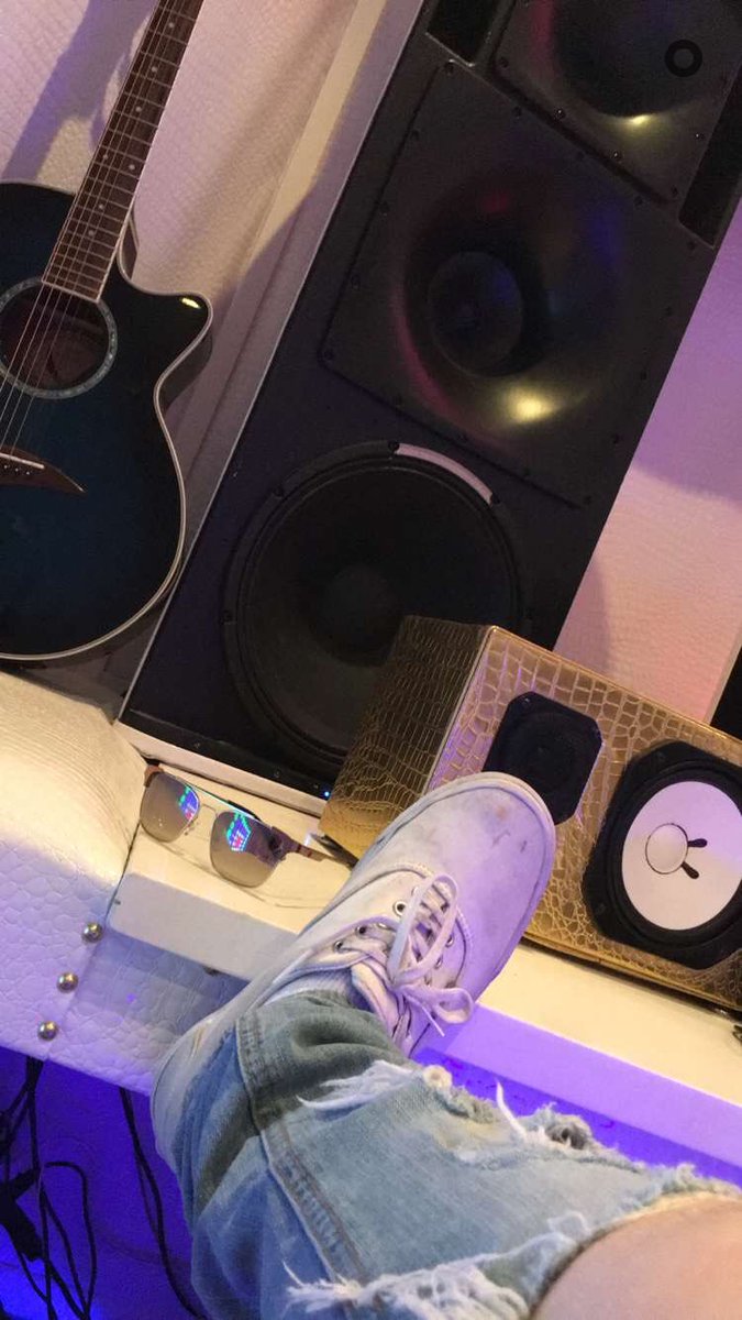 AddictiveChris's tweet image. COLLINS UPDATE:

Crawford is back in the studio, creating more stuff for us 🎶
@CrawfordCollins