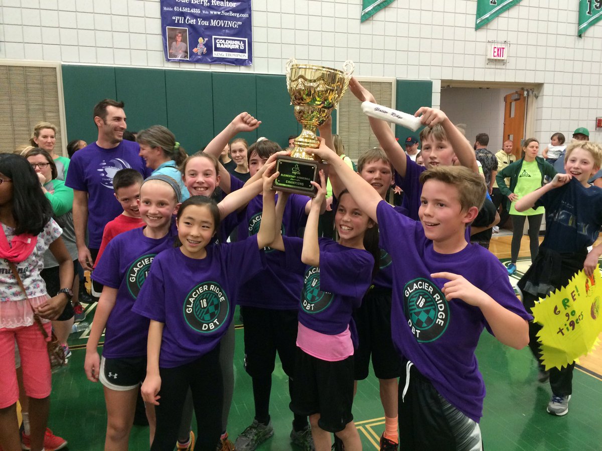 GlacierRidgePE's tweet photo. 5th grade dodgeball champs!!!!! #GRErocks @DublinDodgeball https://t.co/6dbJVMWlBG