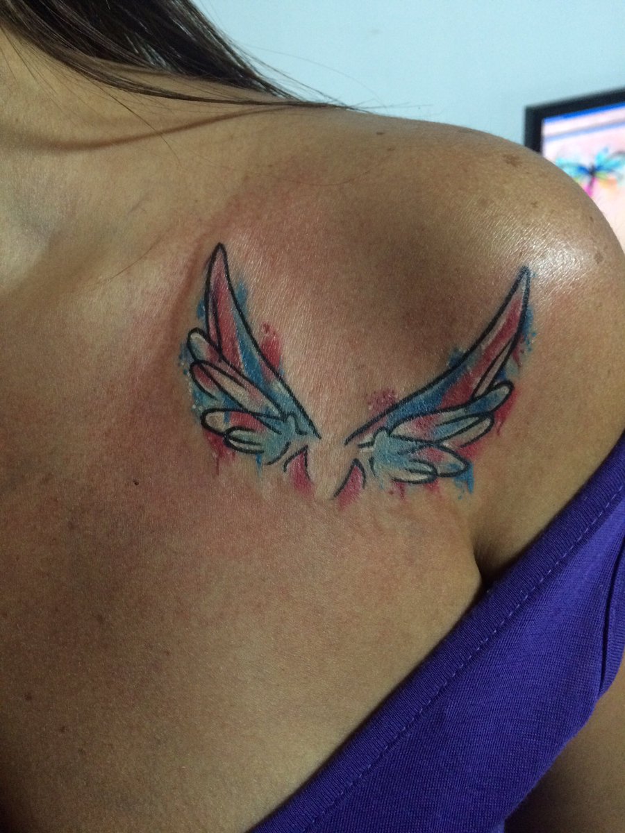 LaCherryTattoo's tweet photo. Alitas #wings #wingstattoo #lacherrytattoo #movemotion. Citas para abril/ lacherrytattoo@gmail.com https://t.co/uHPFsktZ0e