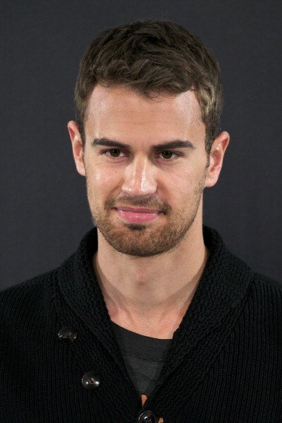 uglywhites's tweet photo. theo james https://t.co/xhxB72NaIb