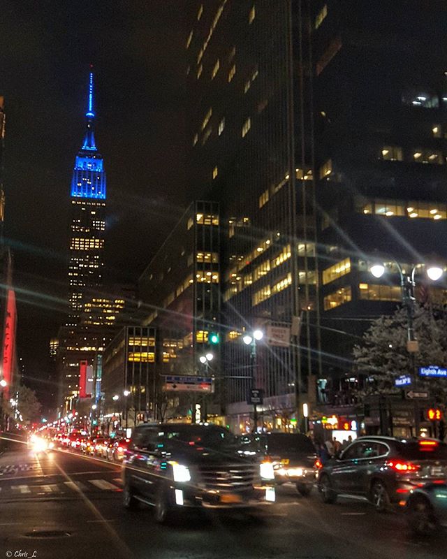ABC7NY's tweet photo. The Empire State Building shines blue for Autism Speaks and World Autism Awareness Day. (Pic: @chris7021/Instagram) https://t.co/GI9brpnAzc