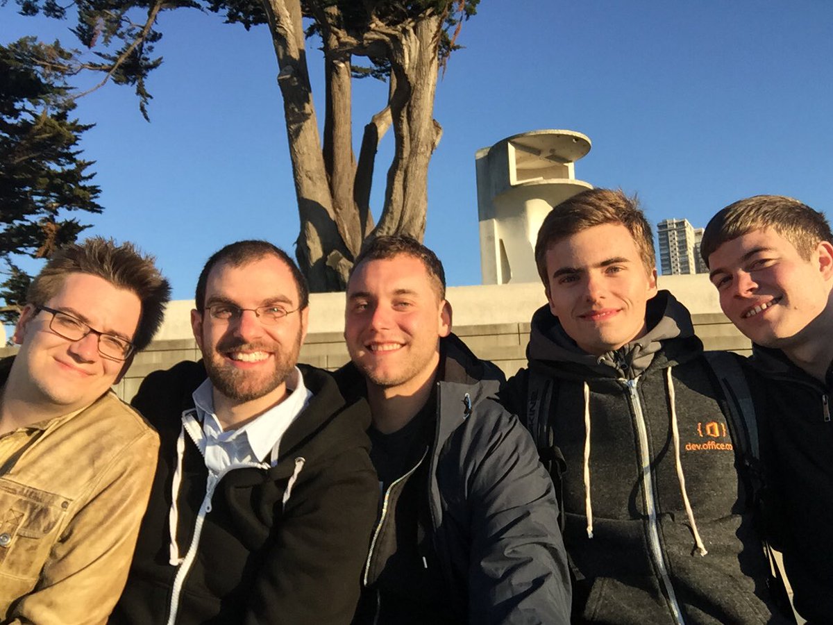 rherlt's tweet photo. #Build2016 Selfiestick made 4 #iPhone & #Android #Xamarin #MSFTImagineContest #LieberNichtWest @SchlappsHut #MSPLife https://t.co/vIpH0Huf4v