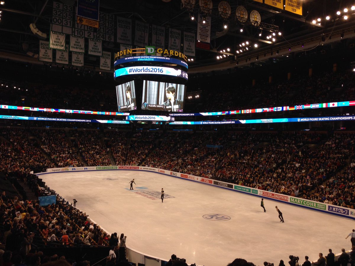 いよいよ男子最終グループ、羽生結弦君、宇野昌磨君が滑ります。実力を出し切って！#worlds2016