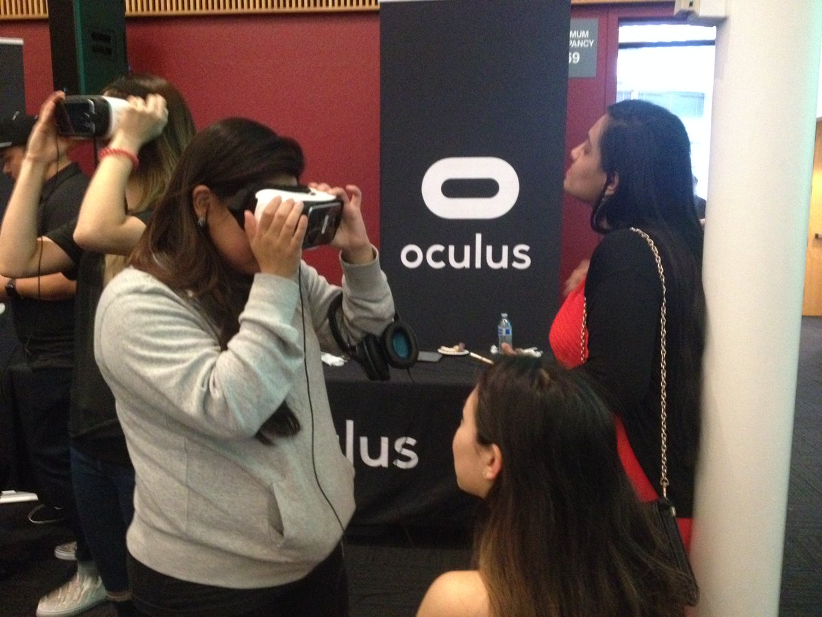sheplusplus's tweet image. @oculus demos and @googlecardboard giveaways at gala! #sheplusplus #gala2016