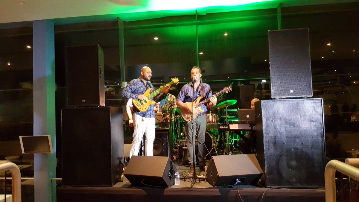 SkyLensMedia's tweet photo. Escuchando musica buena en vivo! @MilloTorresTP  en el Hipódromo el Camarero. https://t.co/yudf4c6fJo