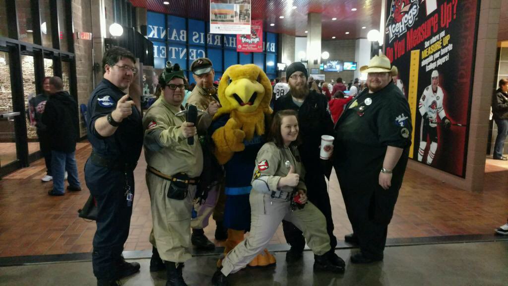 ArveeCEagle's tweet photo. I met some ghostbusters tonight at the @goicehogs game! https://t.co/AQRZ2CUfST