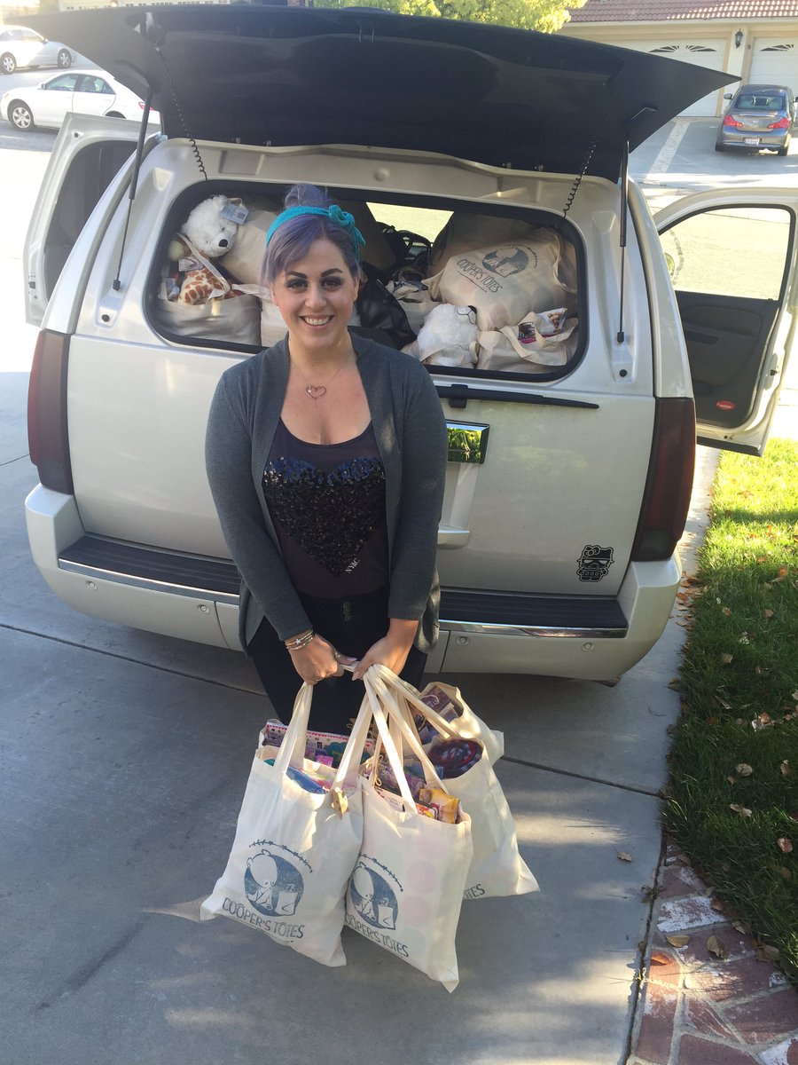CozyTotes's tweet photo. Today's drop off at one or #LosAngeles new DCFS intake centers #nonprofit #helpingkidsinneed #fostercare #scvtv https://t.co/lT9hHh0eOL