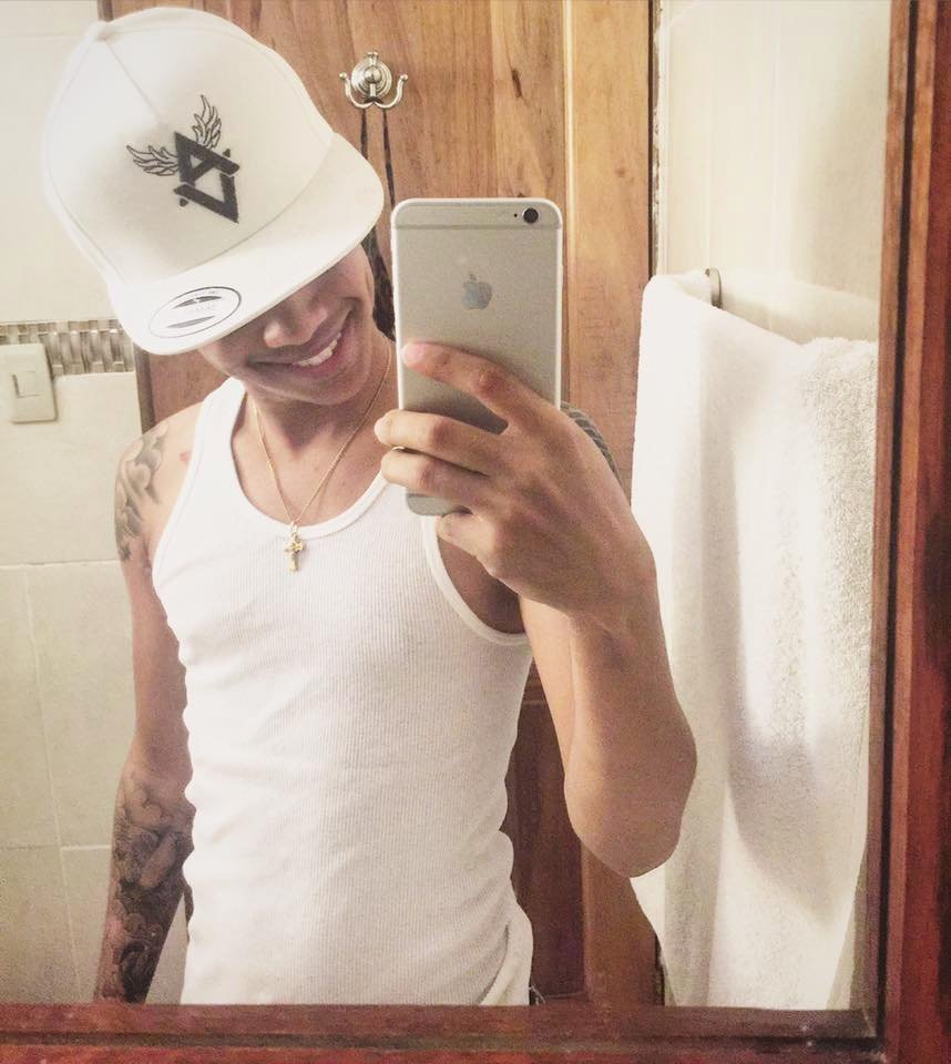 YessiThe's tweet photo. "Nadie es perfecto", dice la gente. "No han visto su sonrisa", digo yo. @Albert06artista https://t.co/43eb8LRKIe