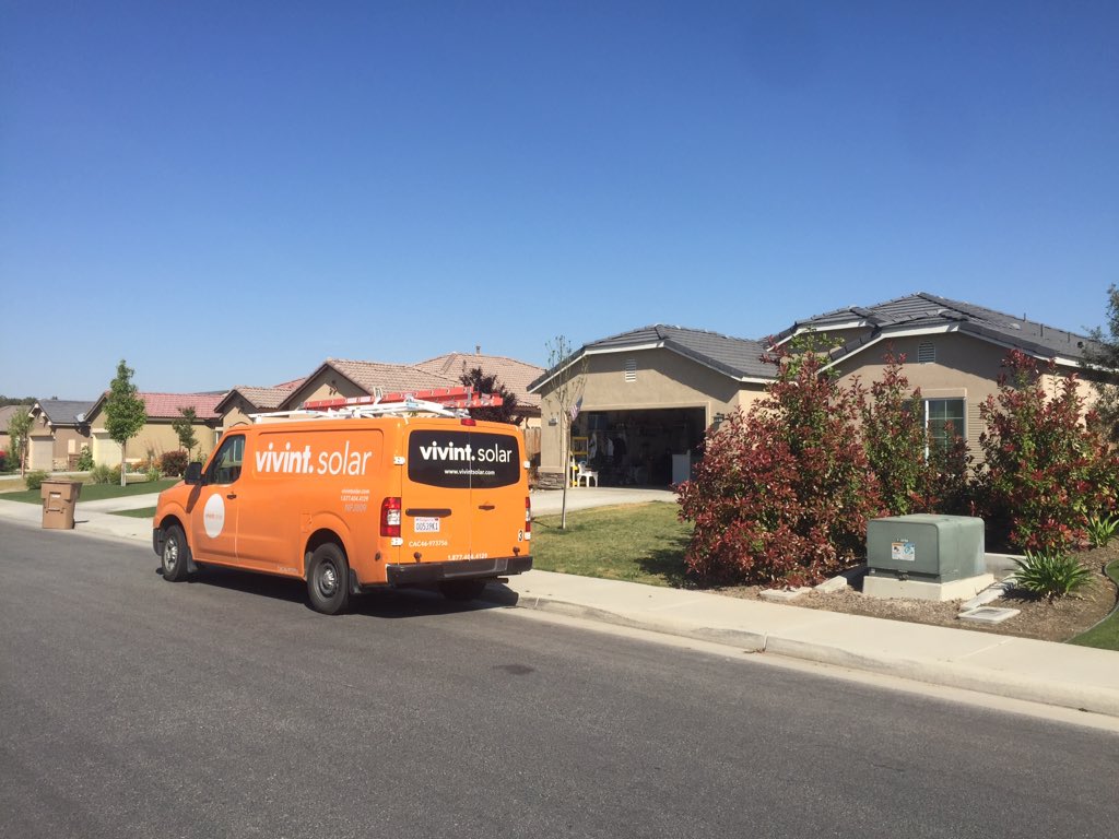 kerncountysolar's tweet photo. #Bakersfield is going solar at a rapid pace. Zero money to #gosolar. Simply #paylessforpower. https://t.co/R4TvrfDnq5