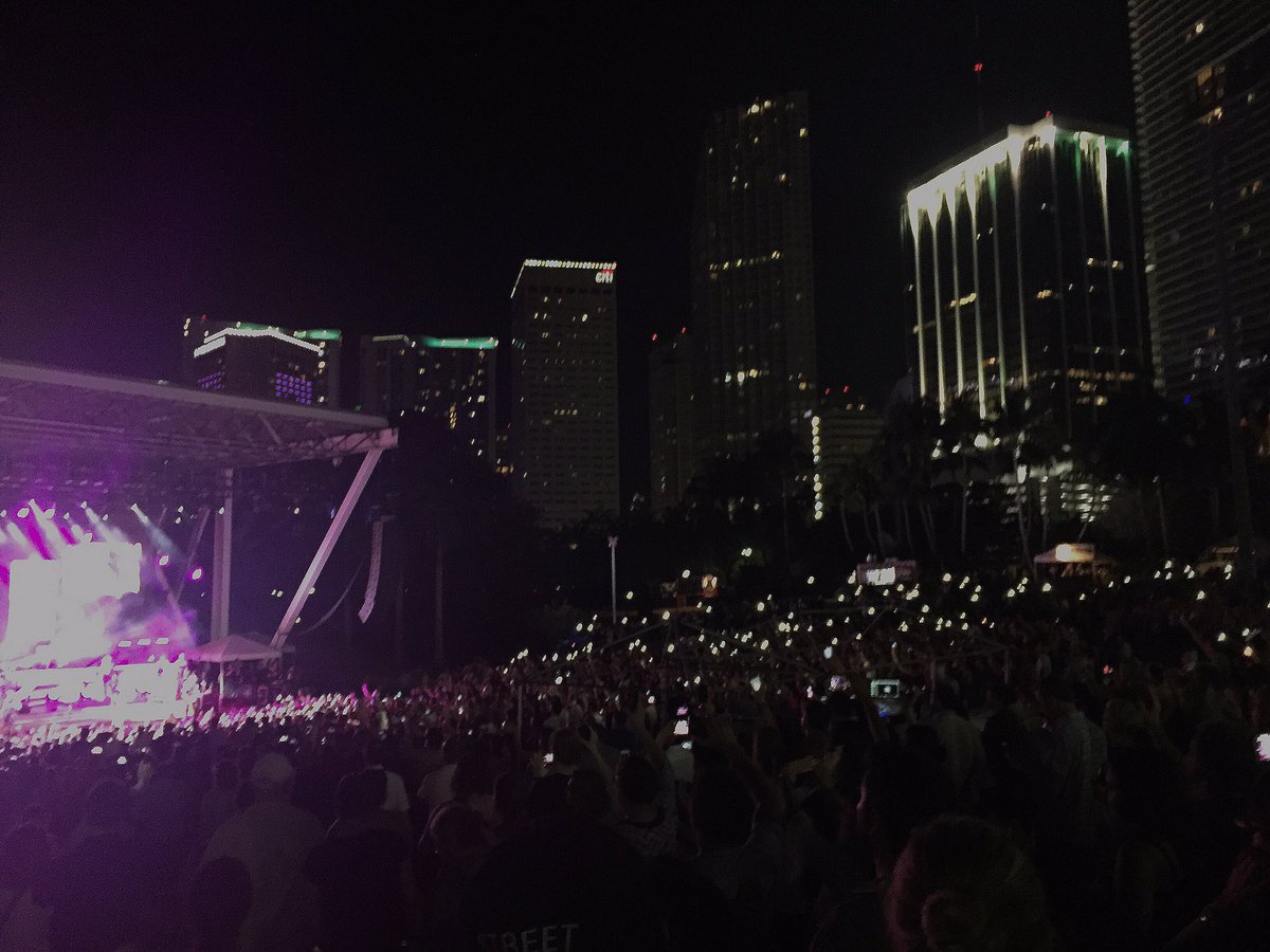 4leathertwits's tweet photo. @duranduran Save A Prayer..Miami..just beautiful!! https://t.co/eQwsDJti5I