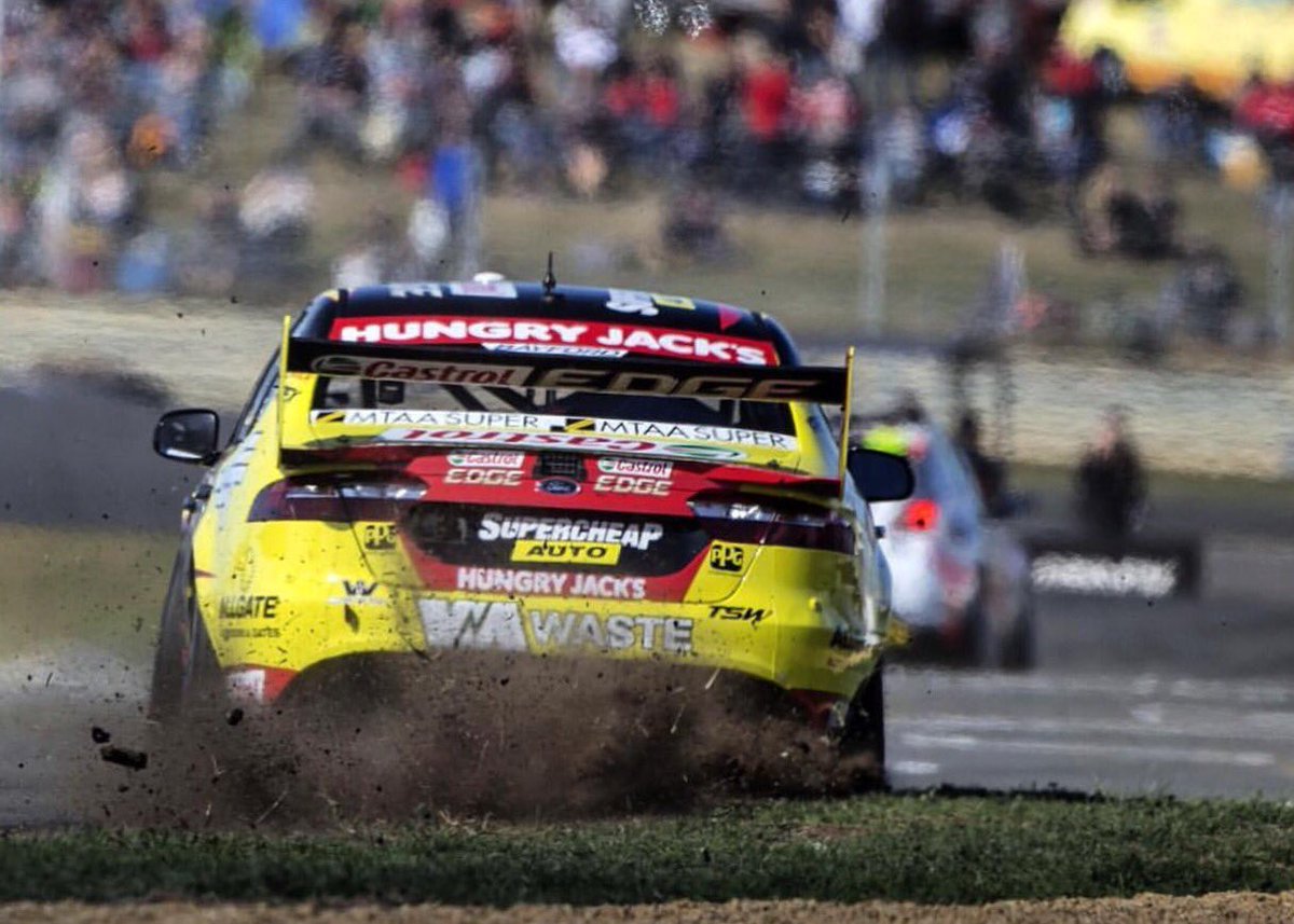chazmozzie's tweet photo. Done some landscaping during P3 🍃 but still not where we want to be 🤔
#V8SC #Mozzie55 https://t.co/7VJXcQ7TlG