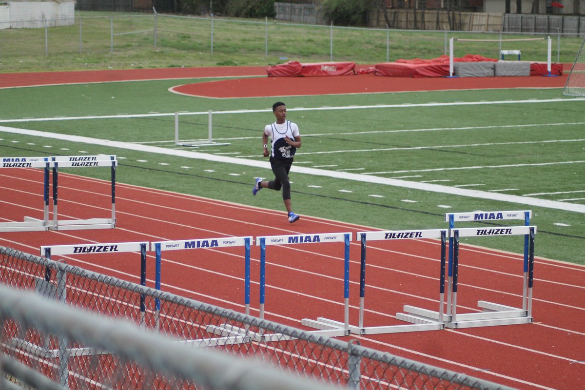 4krsfootball's tweet photo. Kirby Middle Track &amp; Field # gokennedysimmons #greatjob https://t.co/GV1FkewP0y