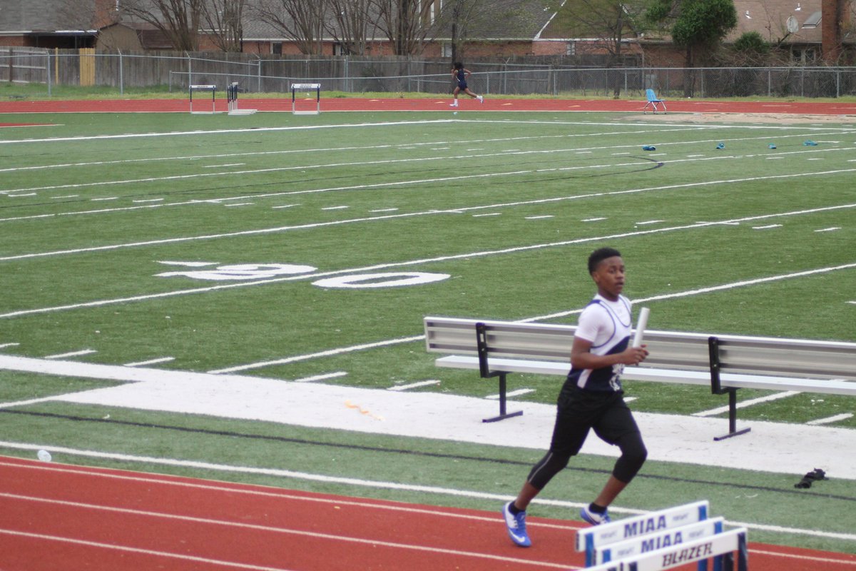 4krsfootball's tweet photo. Kirby Middle Track &amp; Field # gokennedysimmons #greatjob https://t.co/GV1FkewP0y