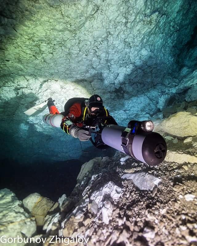 OrdaCave's tweet photo. White and brown.  #Gypsum and #dolomitics. #Underwaterphotography in #OrdaCave was never so bright before. https://t.co/D5CmuP8Q0Z