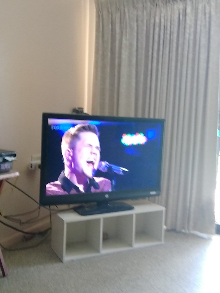 oddaussie67's tweet image. Watching the Show American Idol