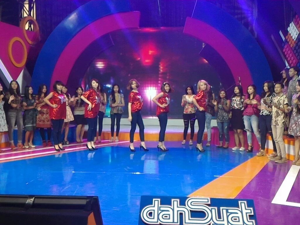 DewiqRynism95's tweet photo. No lipsing!! Kereen👏 harus ttap open mic yah😊 @ABC_Yoshimoto @xxRynisme @Cherly7uno @gigigitch #ABCdiDahsyatMusik https://t.co/VLZfXQyRB0