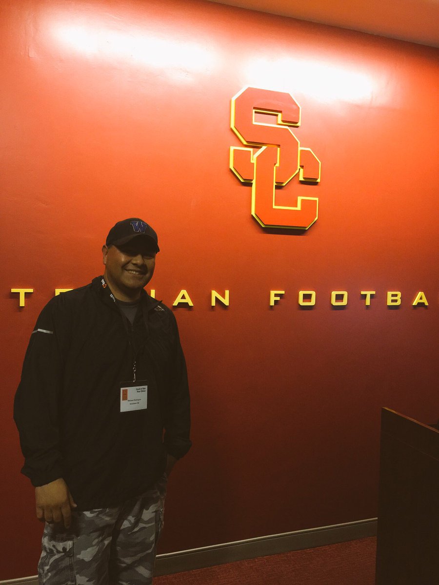 Having a great time @NikeCoyFootball @USCCoachHelton <a href="/_WHSFootball_/">WHS Football</a> #FightOn