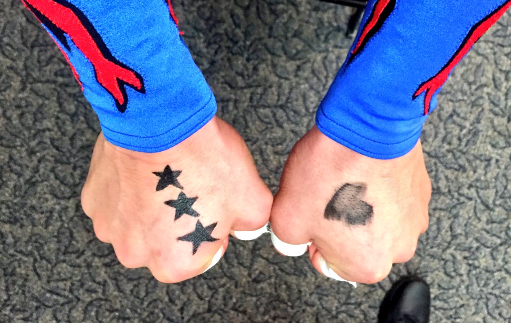 ❤️⭐️⭐️⭐️ <a href="/RealKrisTravis/">Kristoffer Travis</a> love you