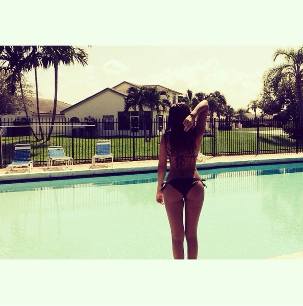 Spring break is almost over but I can't wait for summer 😍💛☀️