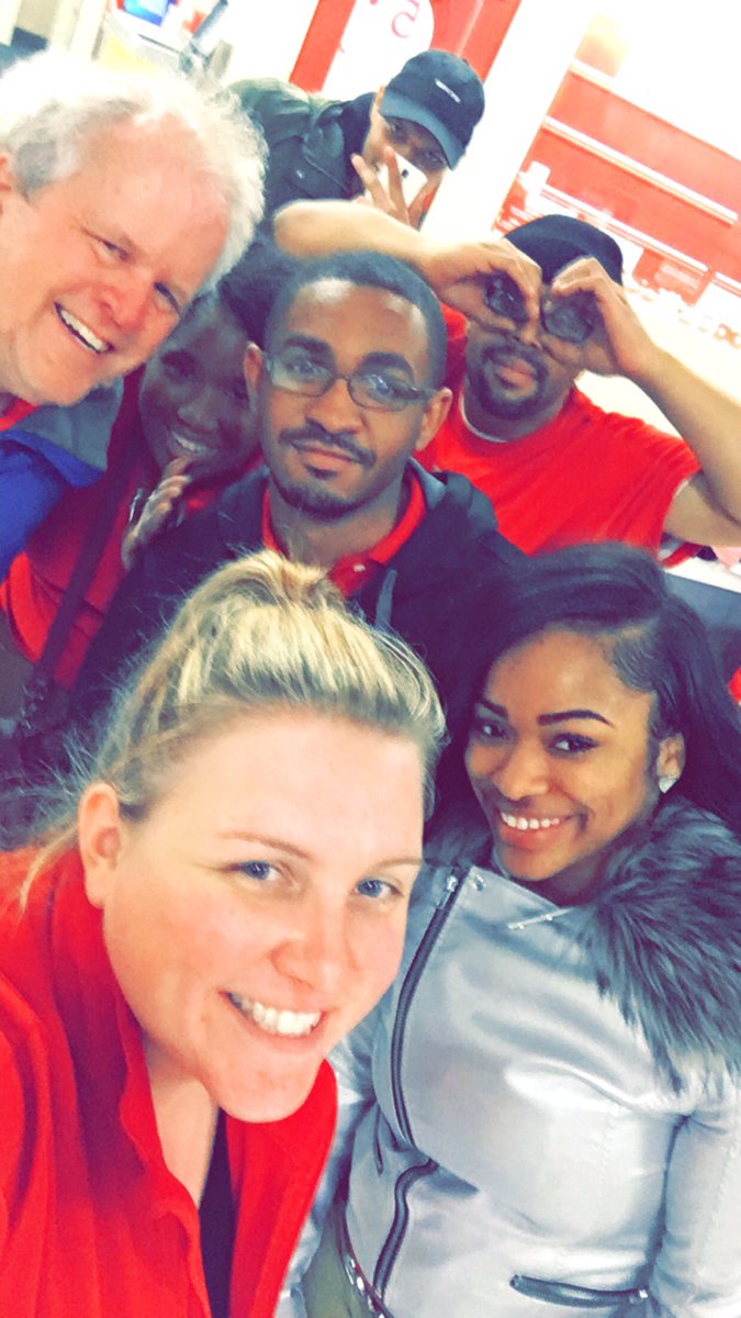 MelJuergens's tweet photo. #closingselfie #teamwork #mattesongsd #exceedgoals Lol Twitter selfies motivate 😉 https://t.co/qvkoGhjkSD