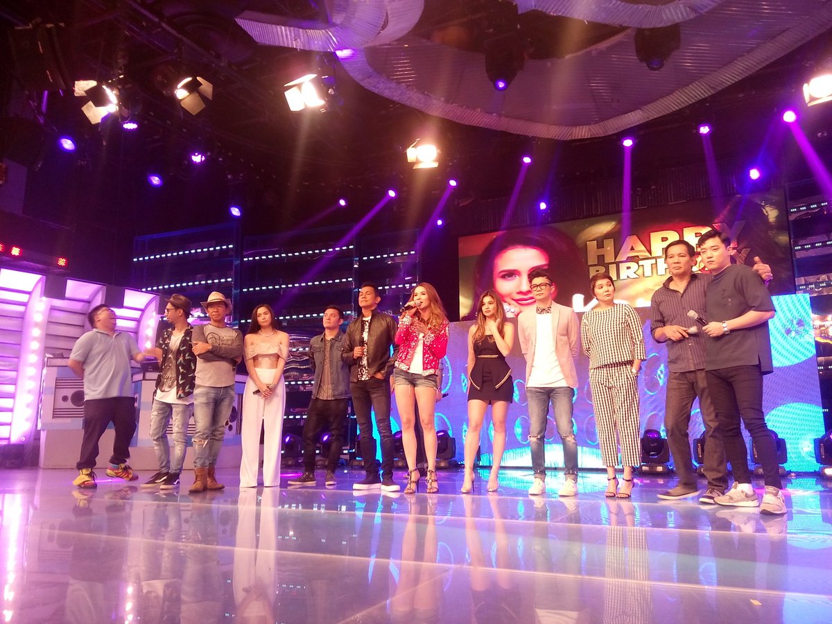 itsShowtimeNa tweet picture