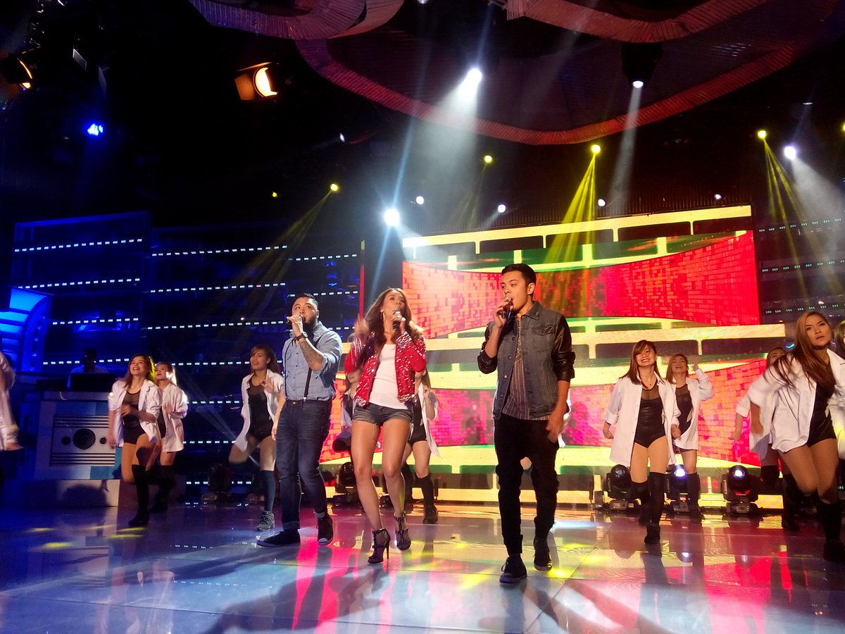 itsShowtimeNa tweet picture