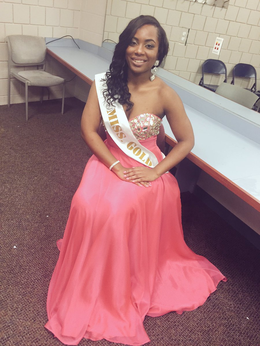 __AfricanBeauty's tweet photo. #teamtroi #teamtroi #youlookgoodgirl #loveyou @_TROI_B https://t.co/IGk7BkBsKc