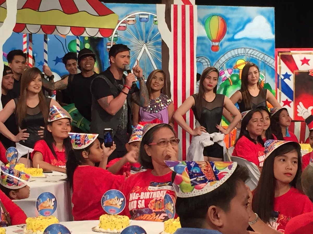 itsShowtimeNa tweet picture