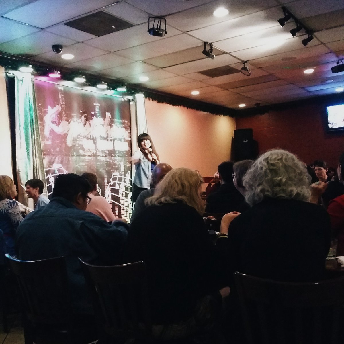 LanternReview's tweet image. @jennyyangtv kicks off @kayaPress &amp;amp; @kundimanforever's #Literaoke event! Come buy books! #AWP16