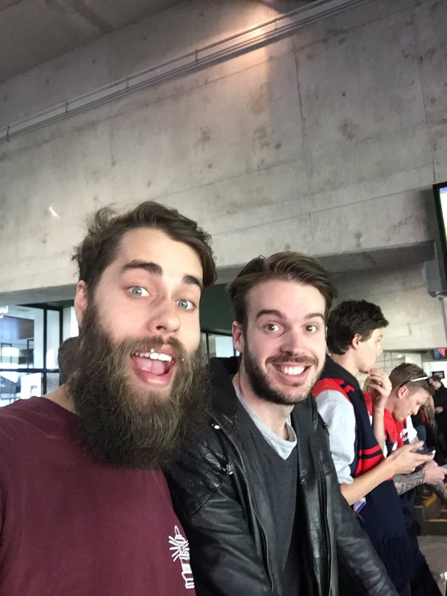 r_y_s_c's tweet photo. #donthesash #AFLDonsDees #gobombers #frothmo @EssendonFC @Kevin_Sheedy https://t.co/YLISDWftti