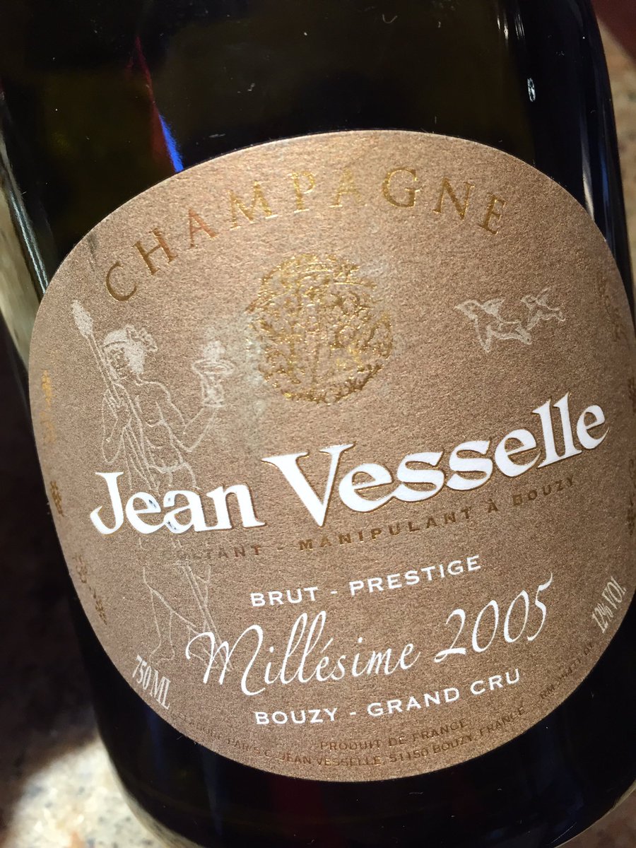CharlesComm's tweet photo. You heard it here first folks. Re-"coupe"-ing after a challenging week #Champagne @JVesselle #TGIF #Bubbles https://t.co/meqOxpyL8M