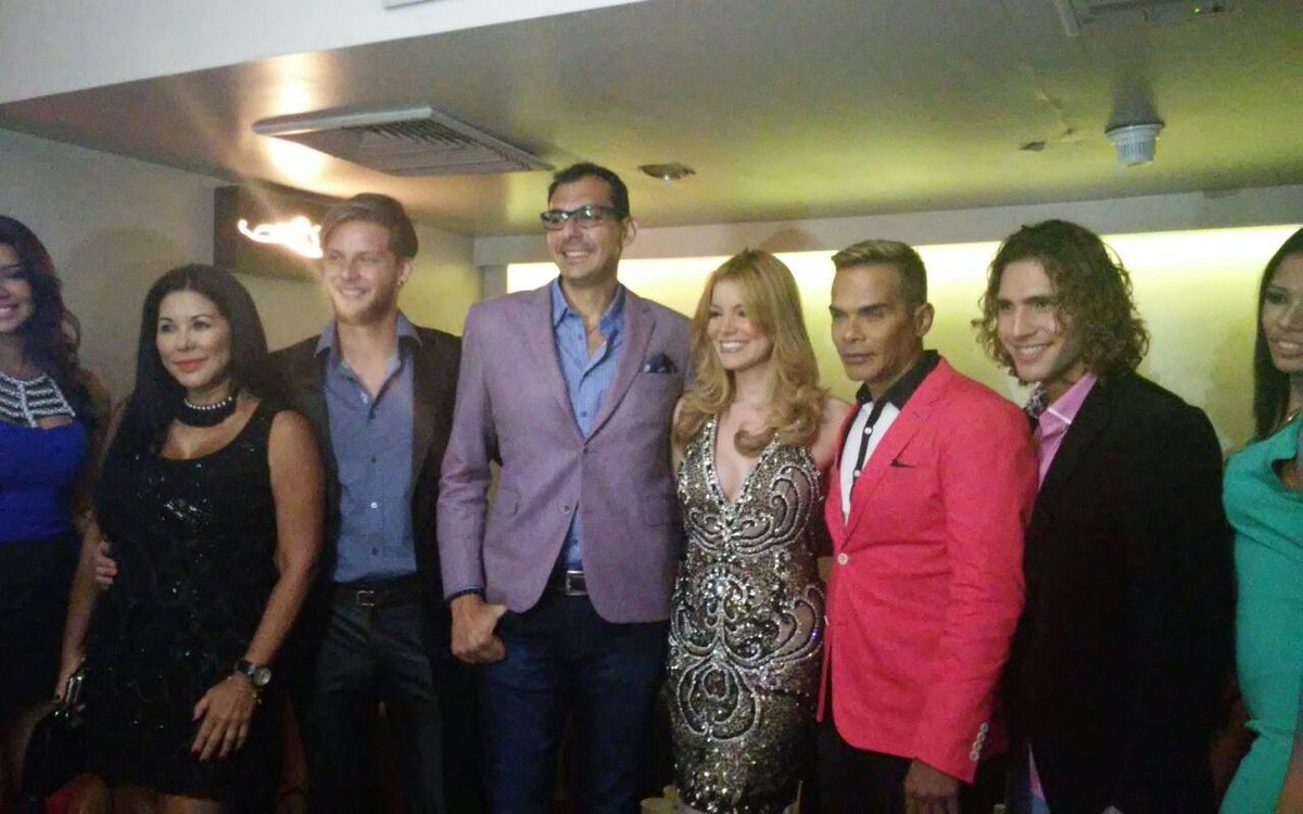 MANCARS2010's tweet photo. Organizadores y patrocinantes del evento de esta noche en @marbelladisco. #srtamrdeportevenezuela #blueextreme https://t.co/r8DjJuBGPJ