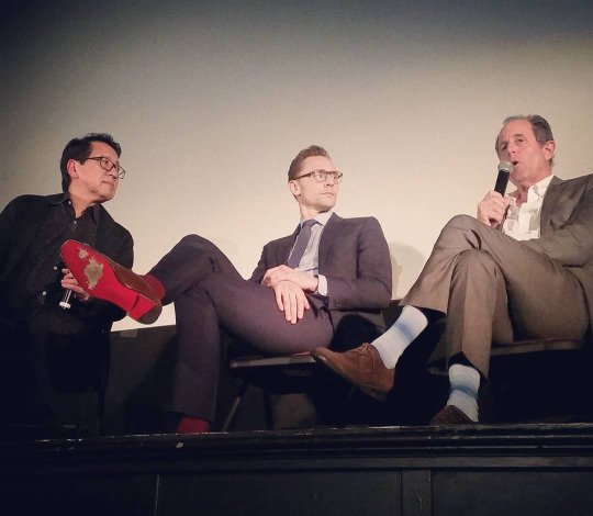 #TomHiddleston and Director #MarcAbraham during the San Francisco Q&A for #ISawTheLight
Via: Torrilla