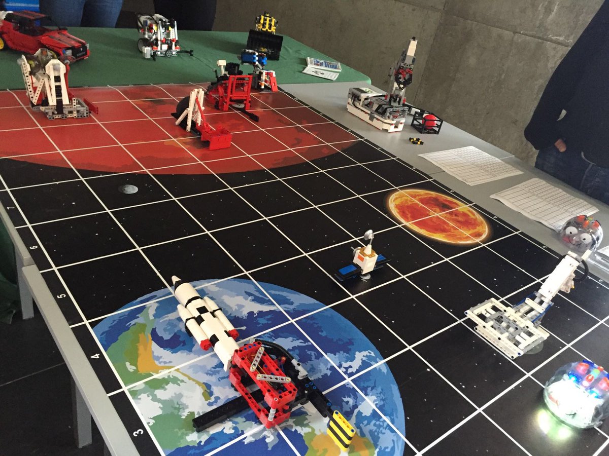 MakerNews_'s tweet image. #arduinodaytf2016 La de cosas que estamos viendo! @MakersTenerife @Karther_Tienda @SocialMakers_tf @iesgeneto