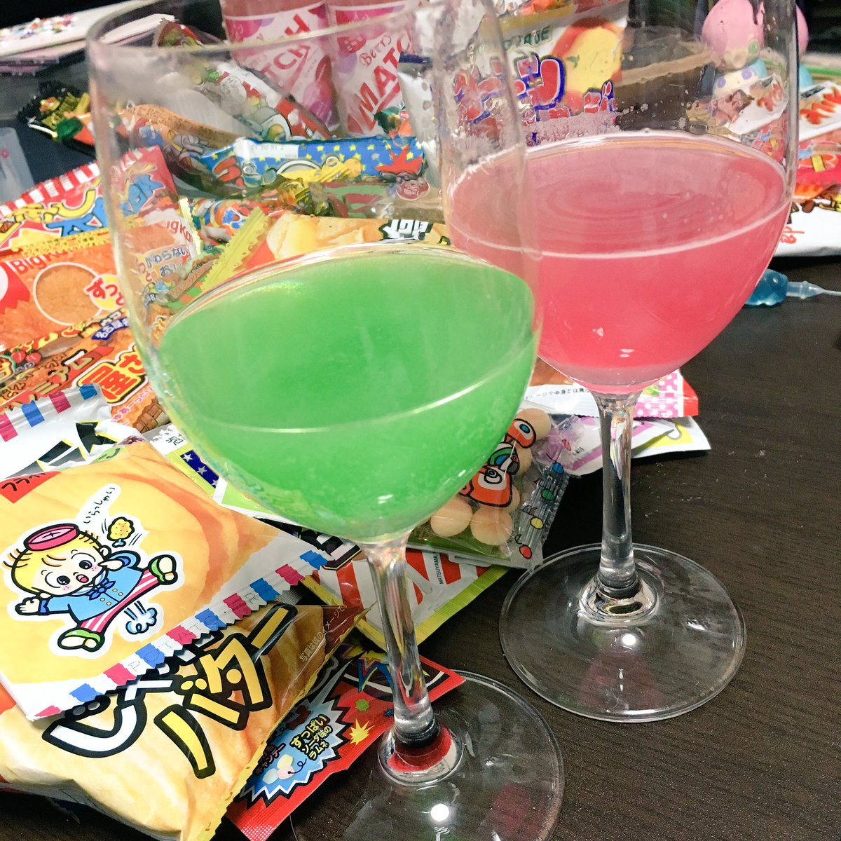 汰呂 白ワインに粉ジュース混ぜるの美味しいよ ソーダ いちご コーラ パイン グレープ メロン ビール 最後の白ワインにビールはどっちなのか分かんないけど 小学生みたいな混ぜ混ぜ遊び T Co 9ihj9qlme5 汰呂 白ワインに粉ジュース混ぜるの美味しいよ ソーダ いちご コーラ パイン グレープ メロン ビール 最後の白ワインにビールはどっちなのか分かんないけど 小学生みたいな混ぜ混ぜ遊び T Co 9ihj9qlme5