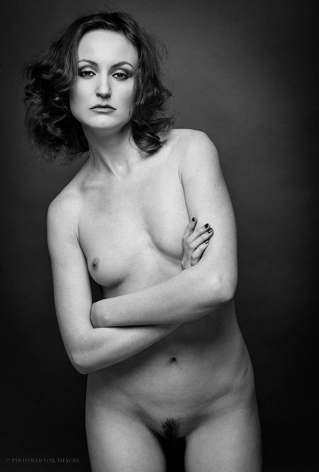 #me #nude #nudes #artnude #artnudemodel #blackandwhite #monochrome #studiophotography #attitude #freethenipple