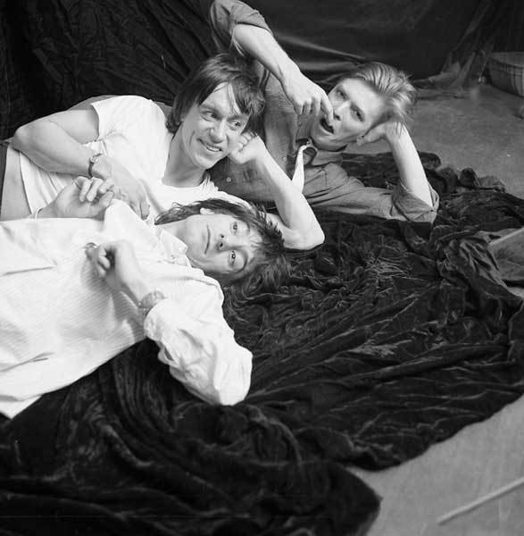 Iggy pop black and white dress Iggy pop black and white dress