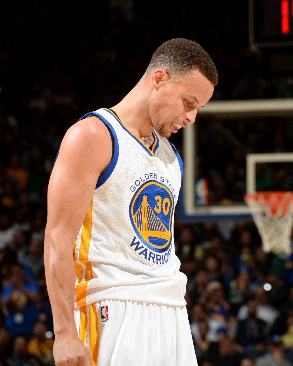 SportsCenter's tweet photo. Steph Curry is 1-5 on potential game-tying/go-ahead FGs in the final 24 seconds of the 4th-qtr/OT this season. https://t.co/6Np2GcIGC8