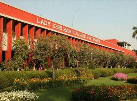 timesofindia's tweet photo. Delhi: LSR girl bags Rs 1.4 lakh two-month internship 
https://t.co/kWPtnpeeSW https://t.co/0DgUDzrktA