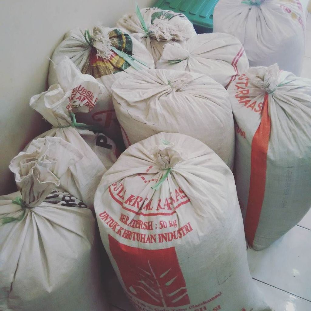 amstirdam's tweet image. Baru mendarat #kopiindonesia #kopimalang #supportlocalroasters #roasterymalang #amstirdamc… ift.tt/25CaebB