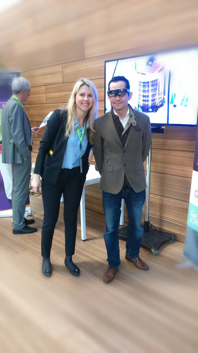 moisessocarras's tweet photo. #ODG #gafas de realidad aumentada con @JParlinska @DrTortolero @JGomezRivas @HendrikBorgmann @SmartglassExp https://t.co/AQ725l6fiD
